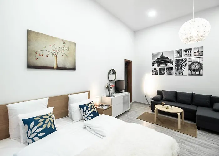 Center Quiet Flat * بودابست